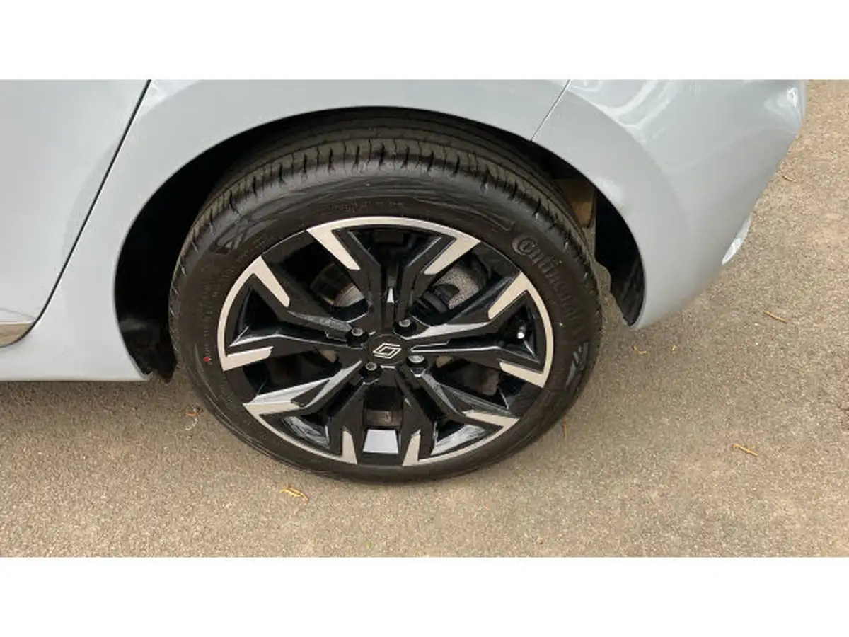 2024-renault-clio-10-tce-techno-big-24