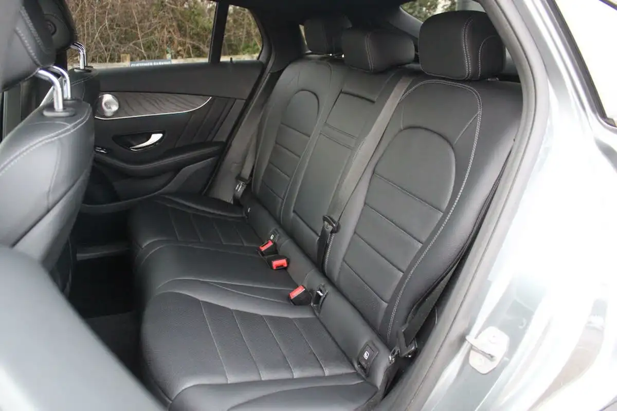 2018-mercedes-benz-glc-class-20-glc250-amg-line-premium-plusss-coupe-4d-big-21