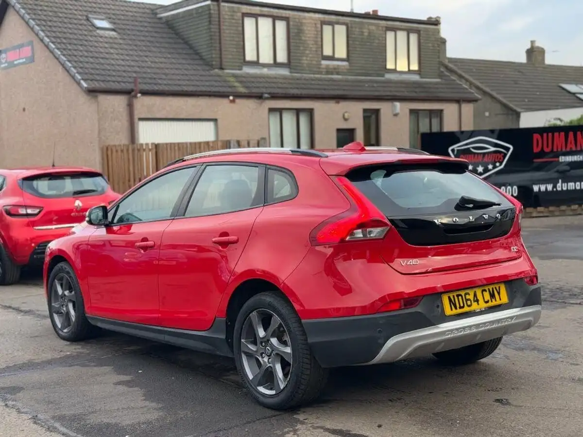 2014-volvo-v40-16td-d2-cross-country-lux-powershift-big-4