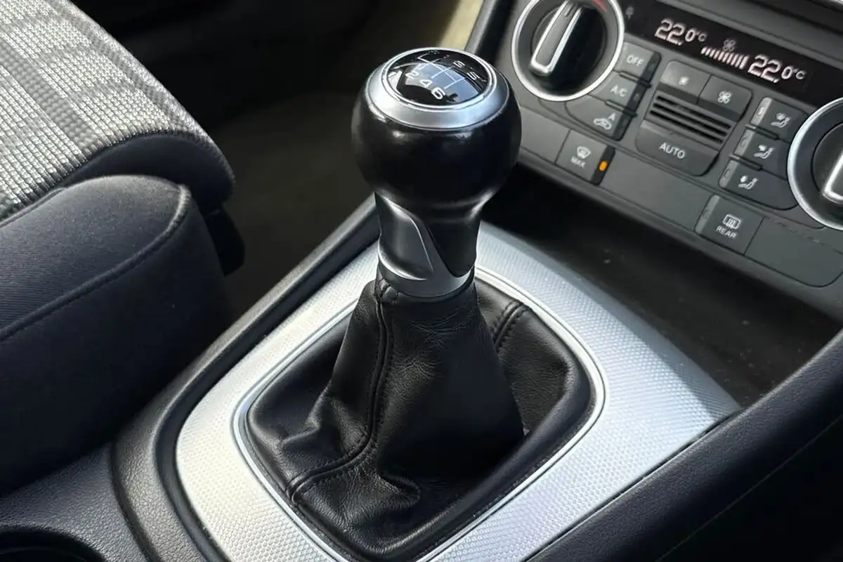2015-audi-q3-20-tdi-quattro-se-150ps-big-21
