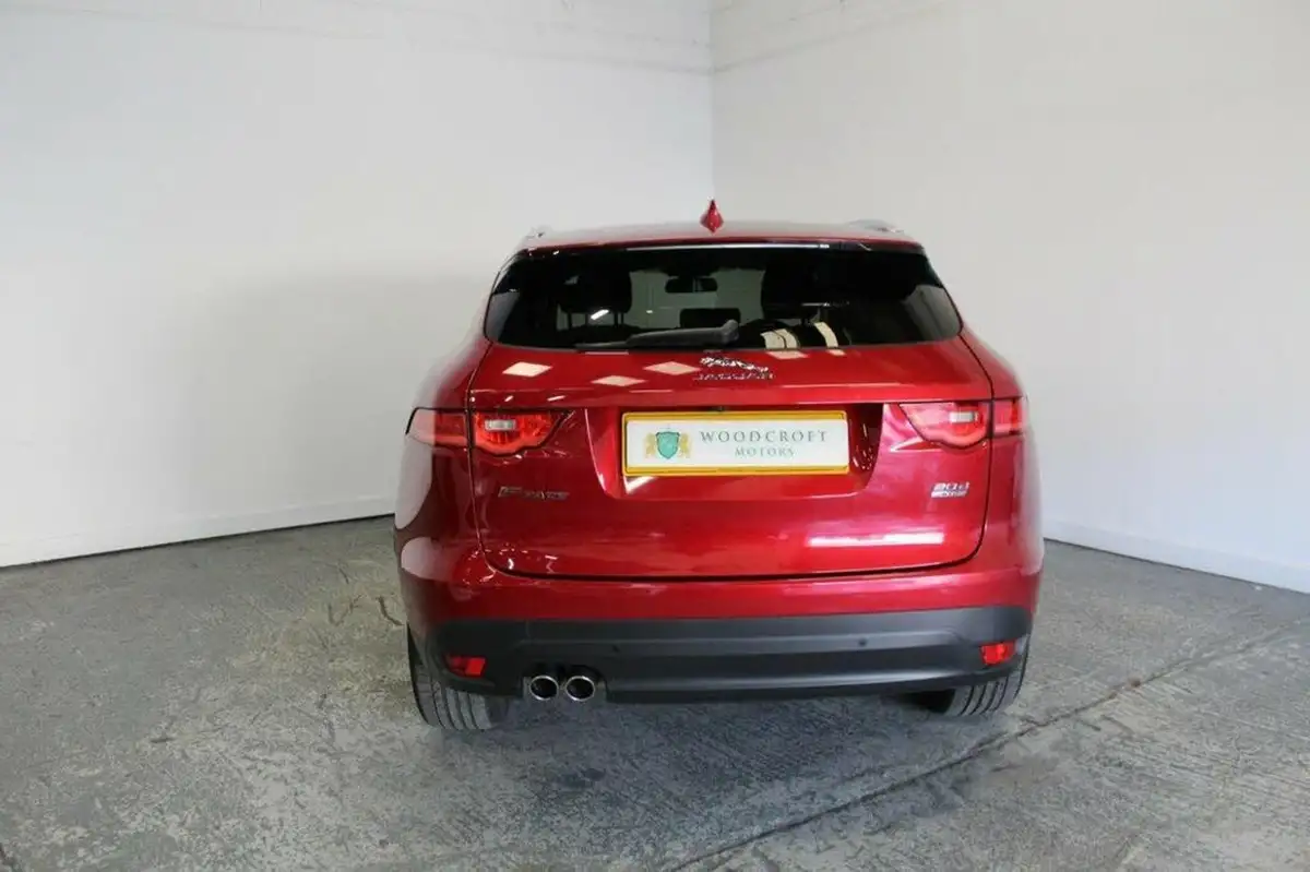 2016-jaguar-f-pace-20-i4d-portfolio-awd-auto-big-9