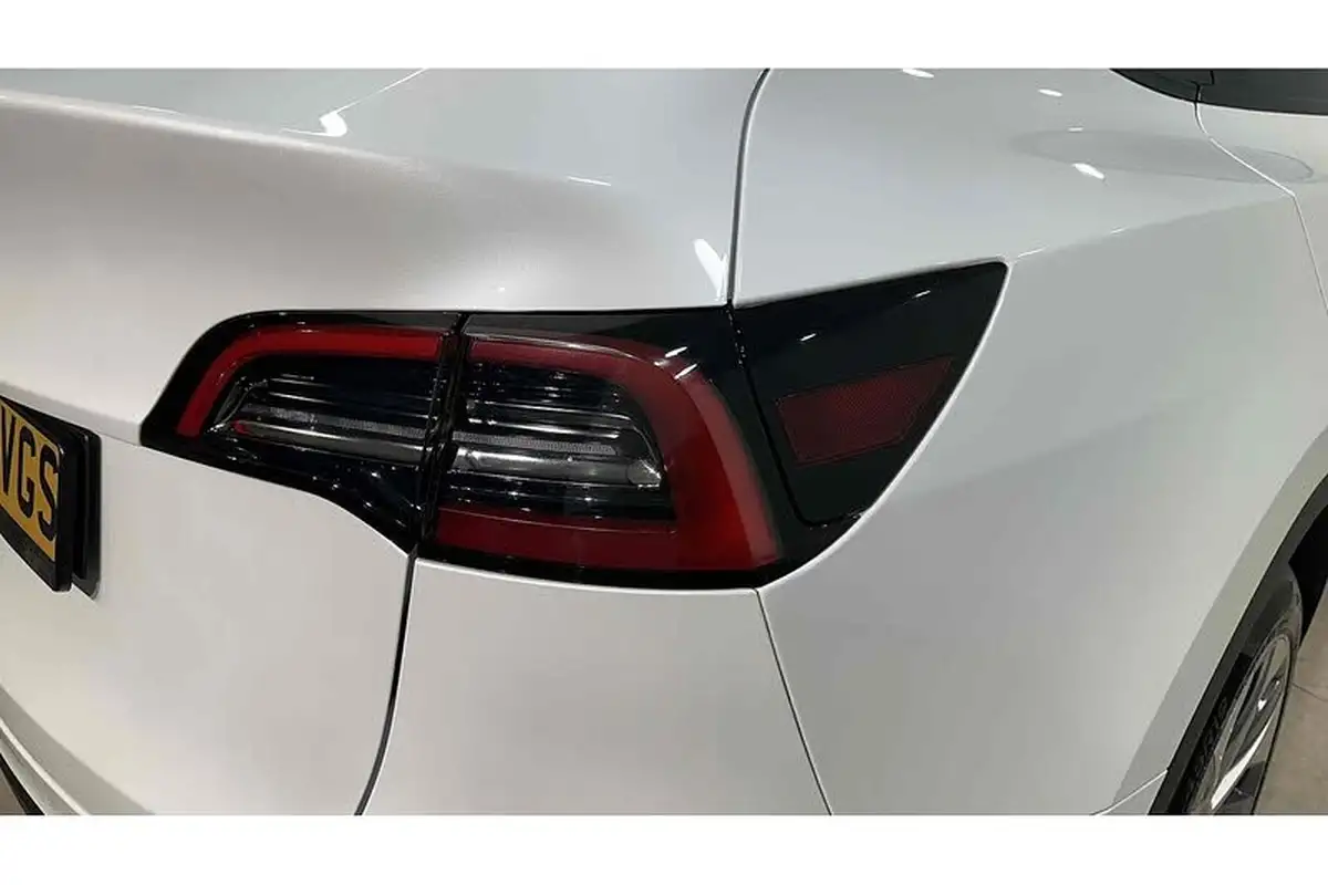 2023-tesla-model-y-e-rwd-big-15