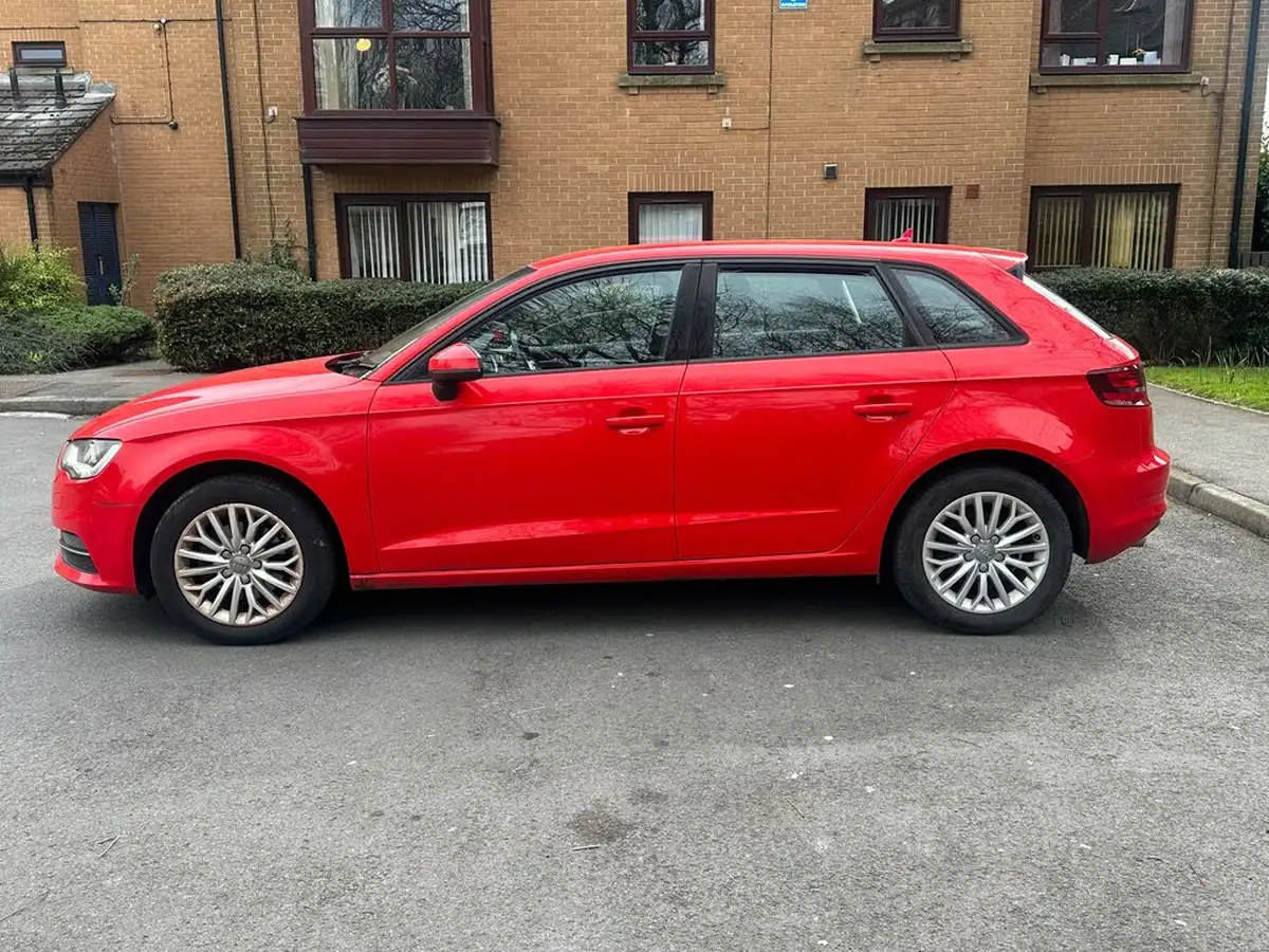 2015-audi-a3-20-tdi-se-technik-sportback-5d-big-3