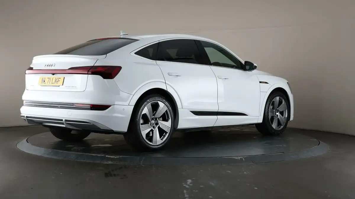 2021-audi-e-tron-55e-s-line-sportback-big-61