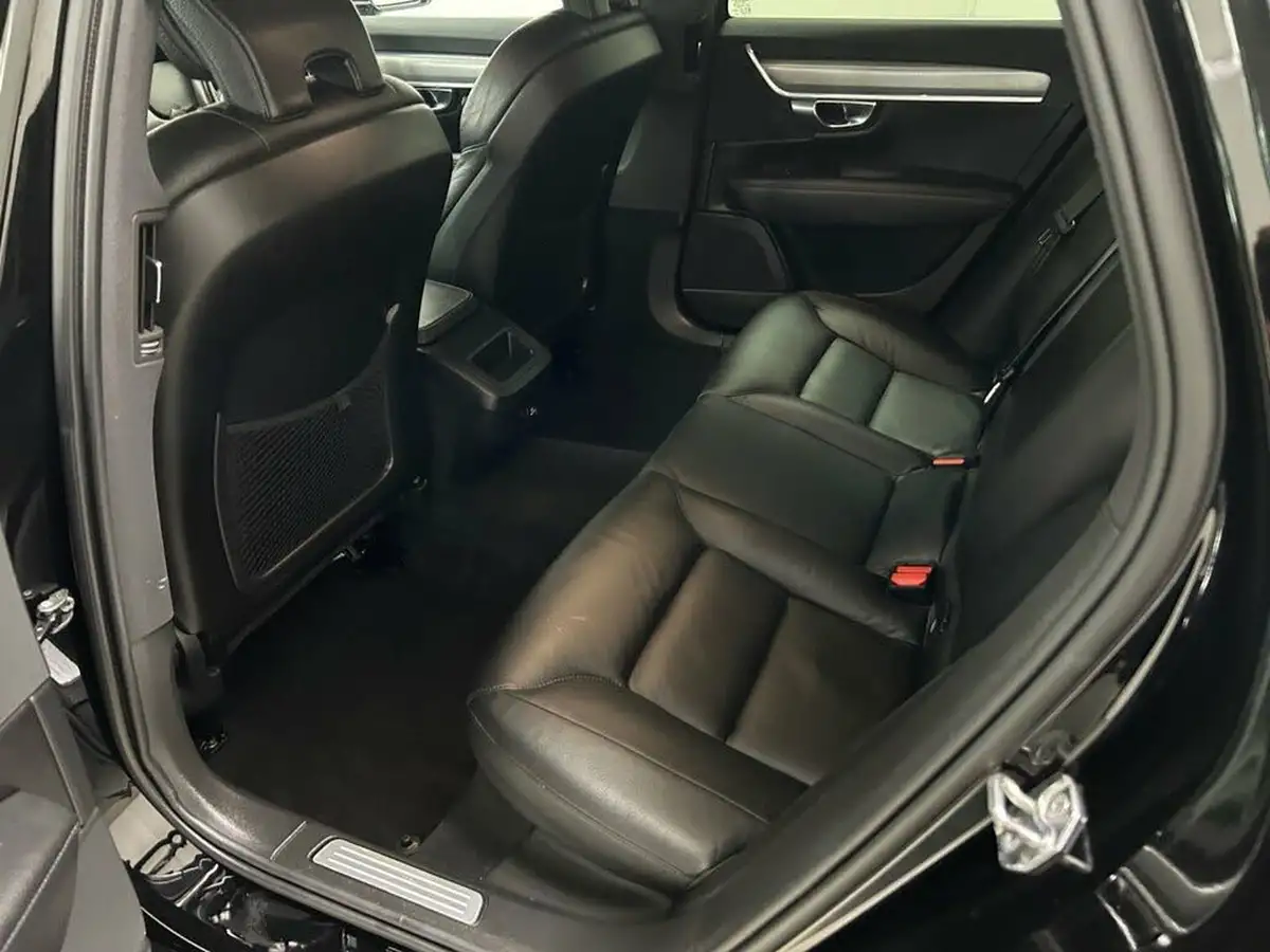 2020-volvo-v90-20-t4-momentum-plus-big-20