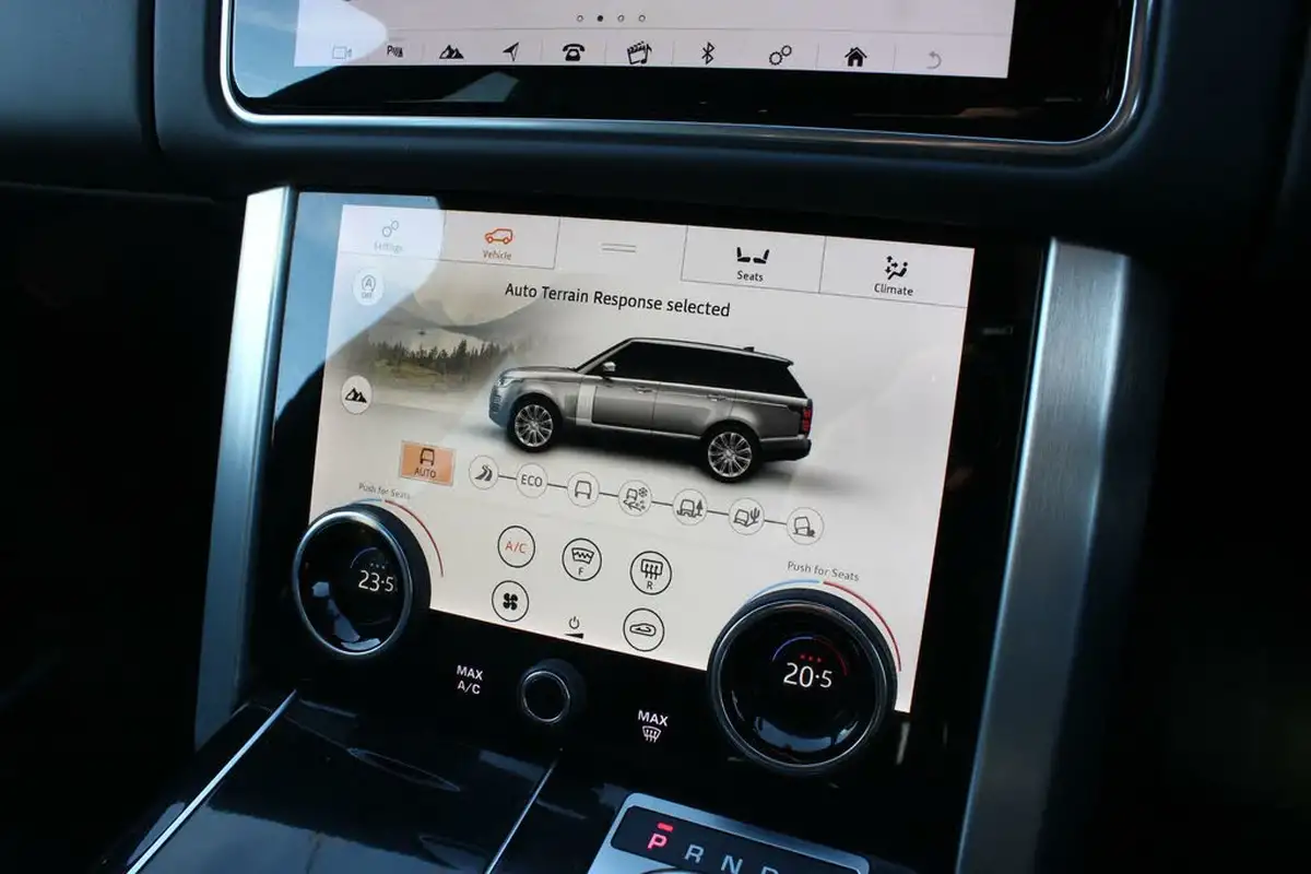2019-land-rover-range-rover-30-sd-v6-vogue-big-24