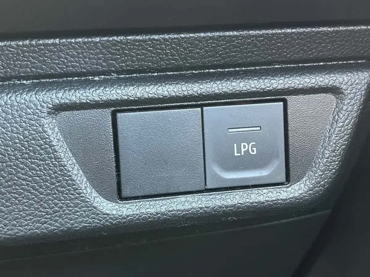 2022-dacia-sandero-10-tce-essential-90bhp-big-23