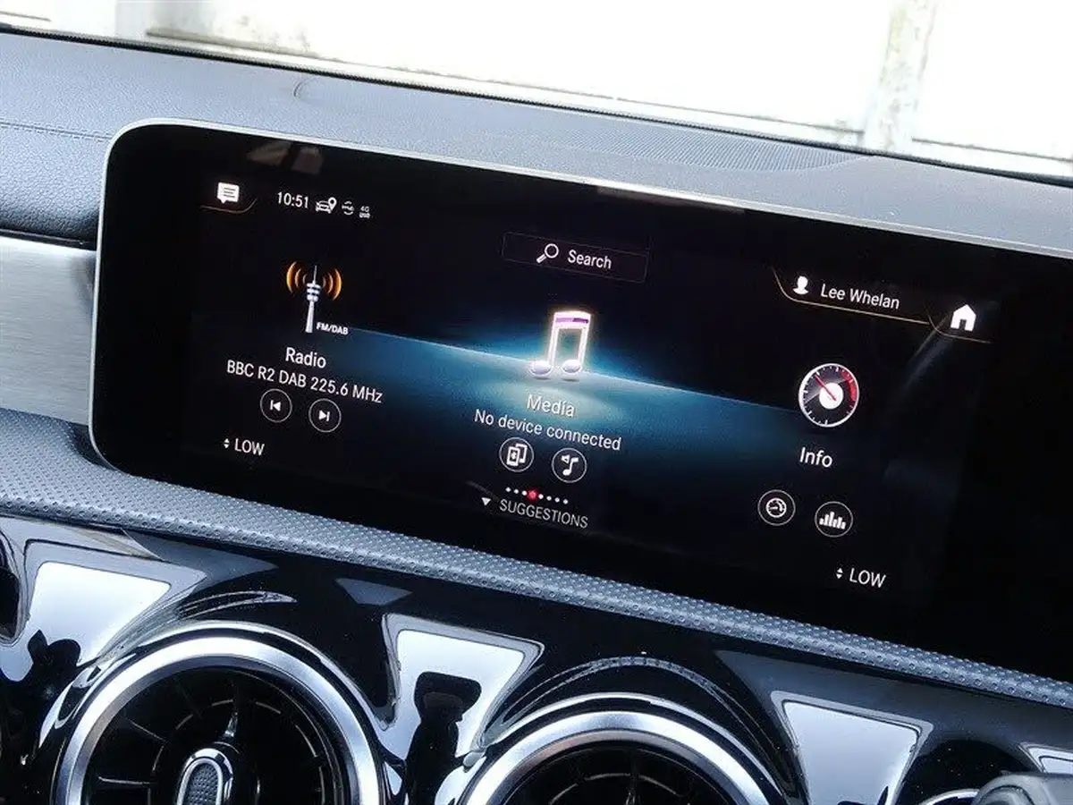 2020-mercedes-benz-cla-13-cla-200-amg-line-coupe-4d-7g-dct-big-17