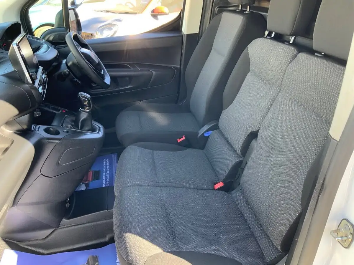 2021-peugeot-partner-15-bluehdi-1000-professional-100ps-eu6dt-panel-big-7