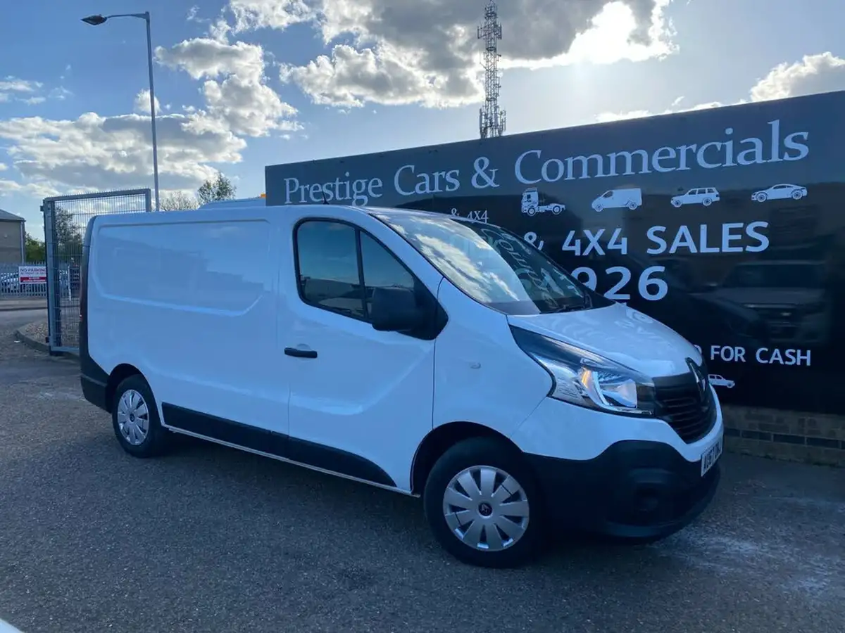 2017-renault-trafic-16dci-sl27-120-business-e6-panel-big-41