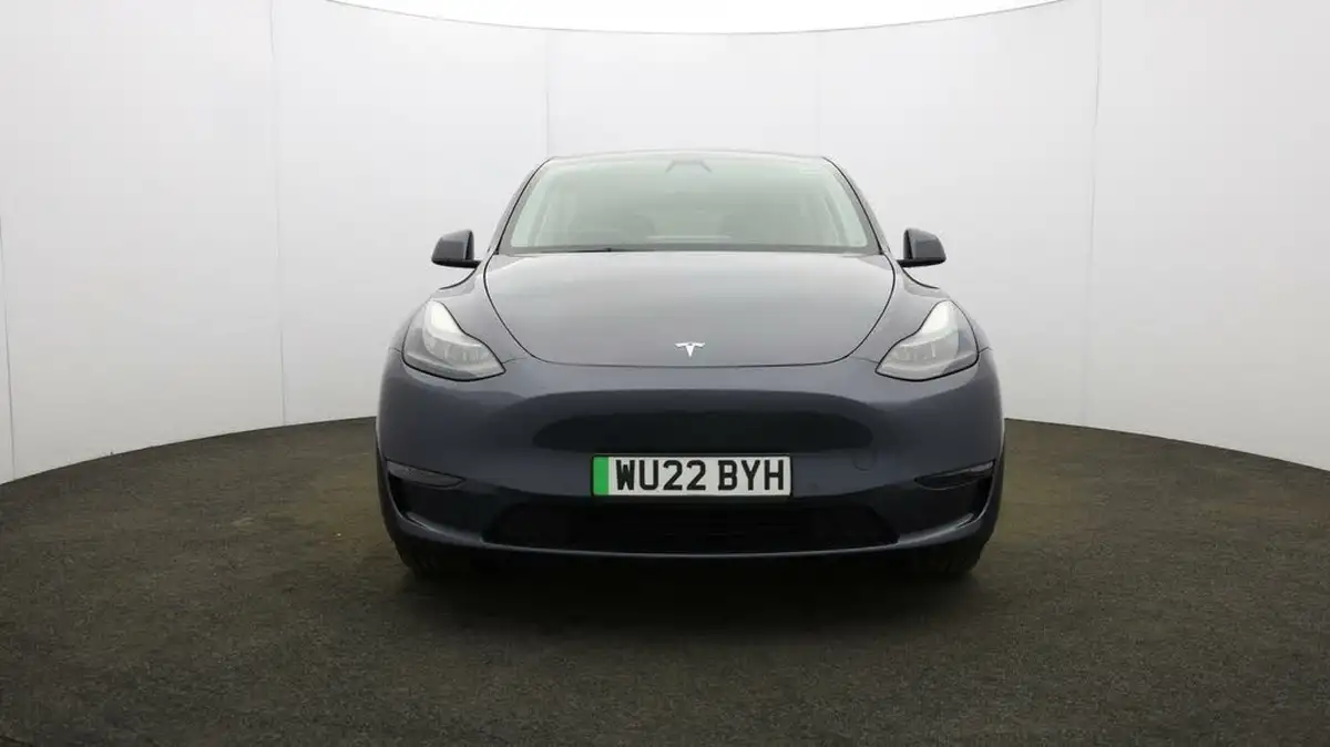 2022-tesla-model-y-e-long-range-big-34