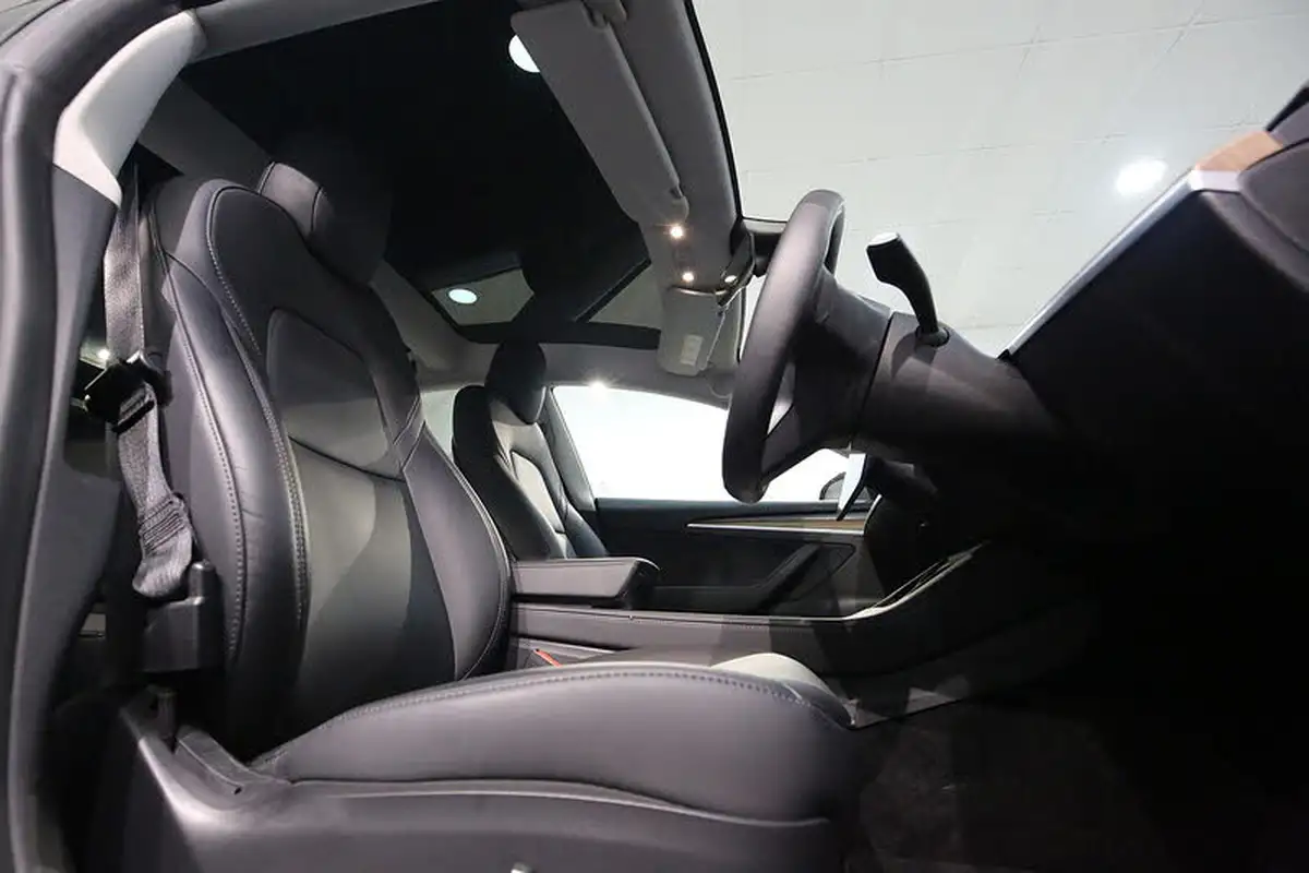 2021-tesla-model-3-e-long-range-4x4-big-23