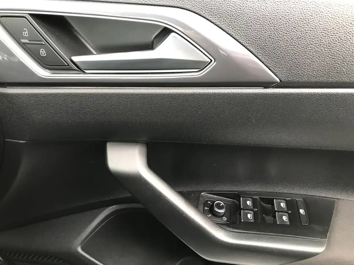 2020-volkswagen-polo-10-tsi-r-line-115ps-big-32