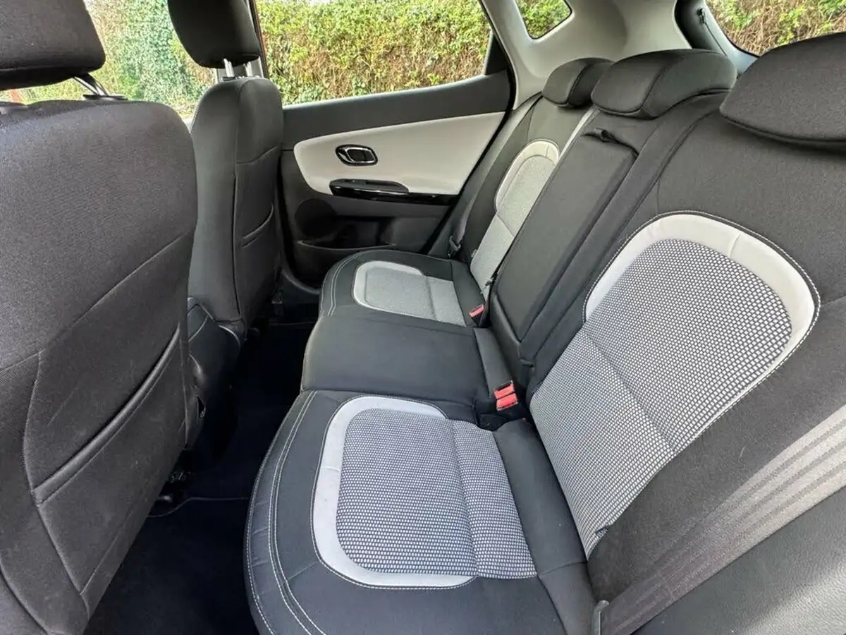 2014-kia-ceed-16-3-gdi-16v-dct-big-13