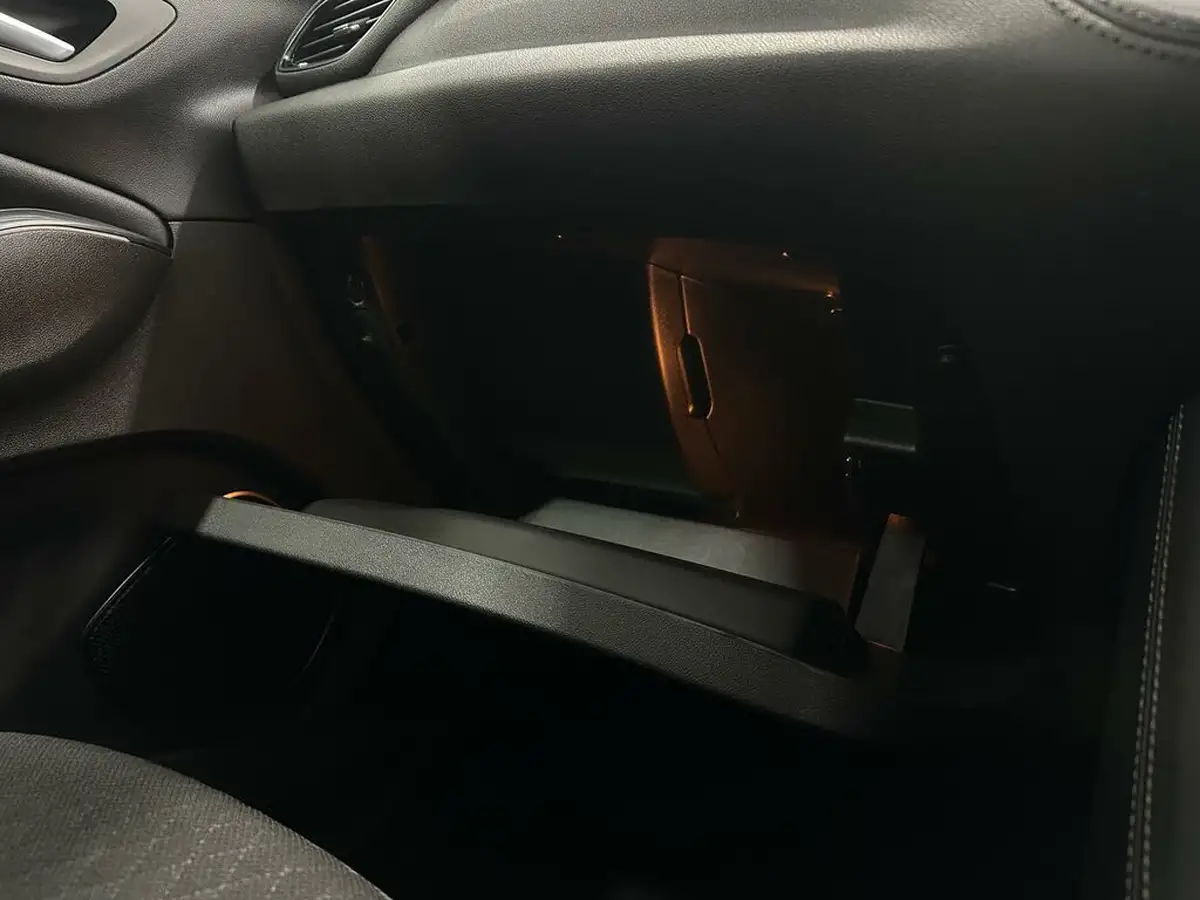 2019-vauxhall-grandland-x-12-sport-nav-big-26