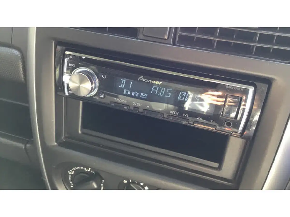 2017-suzuki-jimny-13-sz4-big-10