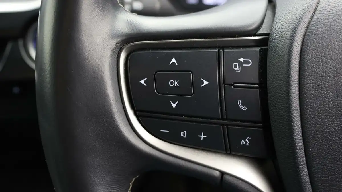 2020-lexus-ux-250h-20-ux-without-navigation-big-20