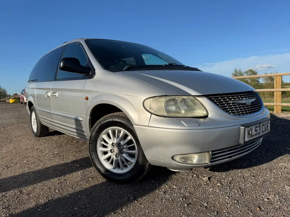 2003-chrysler-grand-voyager-33-limited-xs-big-0