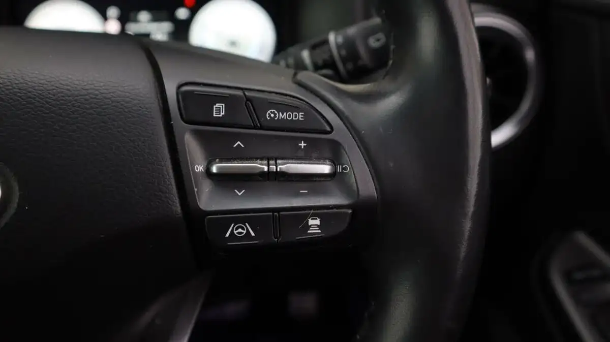 2021-hyundai-kona-e-ultimate-big-25