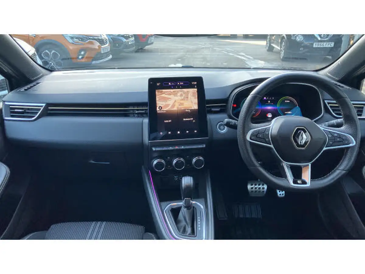 2023-renault-clio-16-engineered-big-9