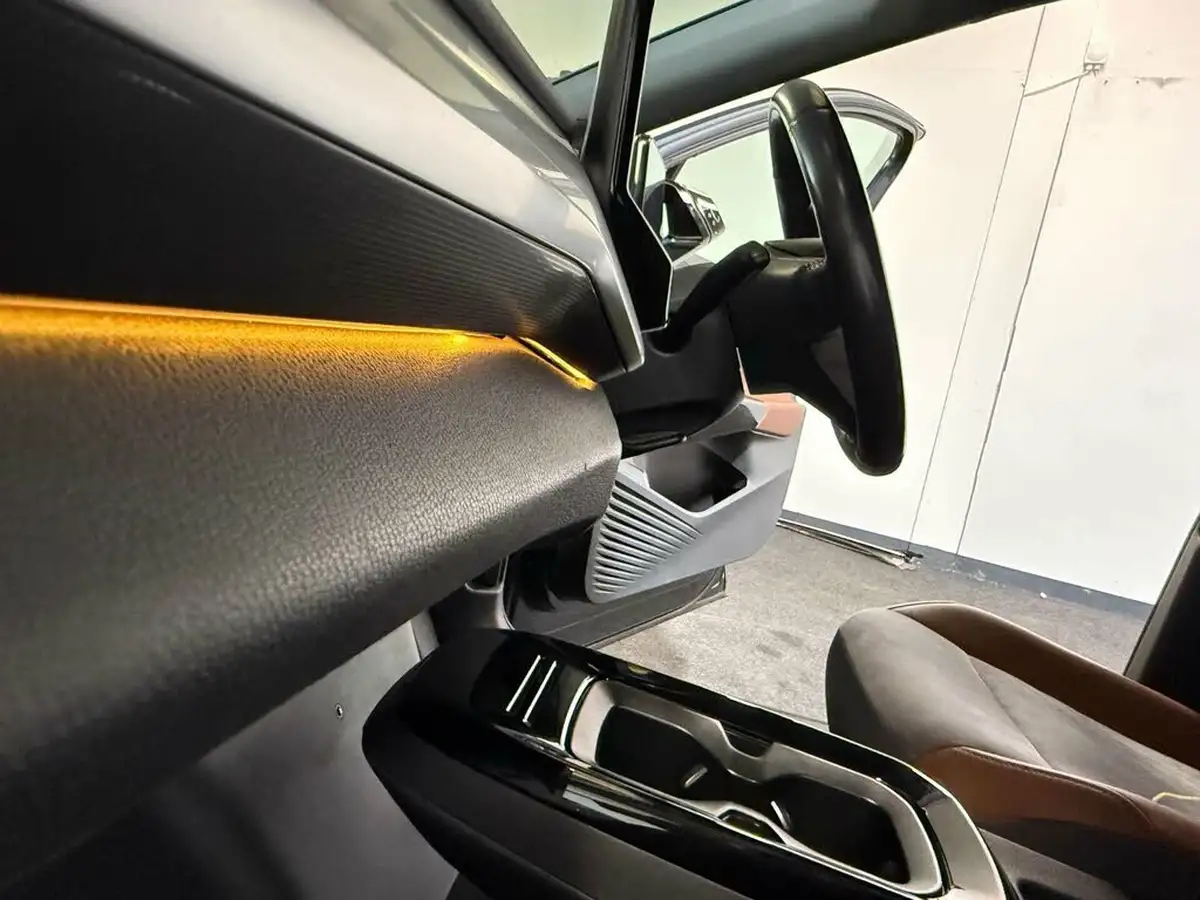 2021-volkswagen-id4-e-first-edition-big-38