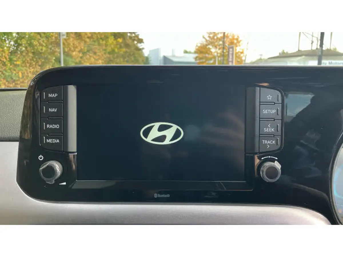 2024-hyundai-i10-12-premium-79ps-big-11
