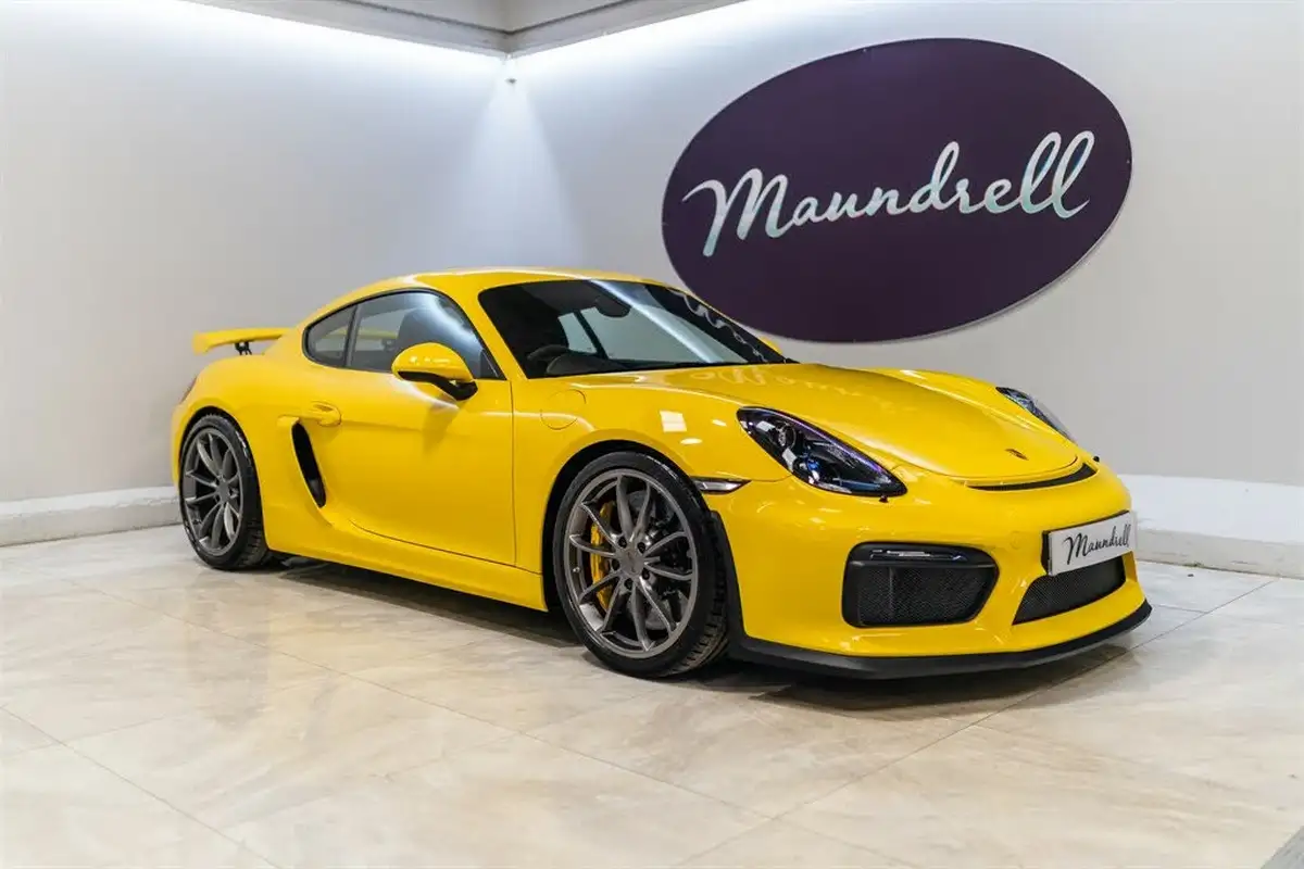 2015-porsche-cayman-38-gt4-big-0