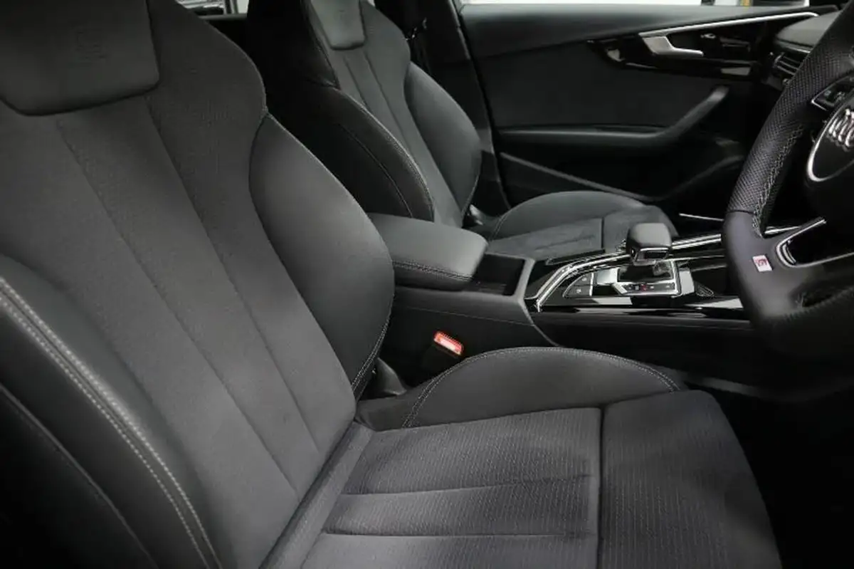 2024-audi-a4-avant-20-35-tdi-black-edition-big-21