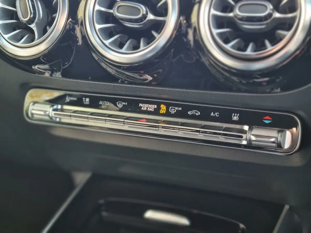 2021-mercedes-benz-eqa-e-eqa-250-amg-line-big-41