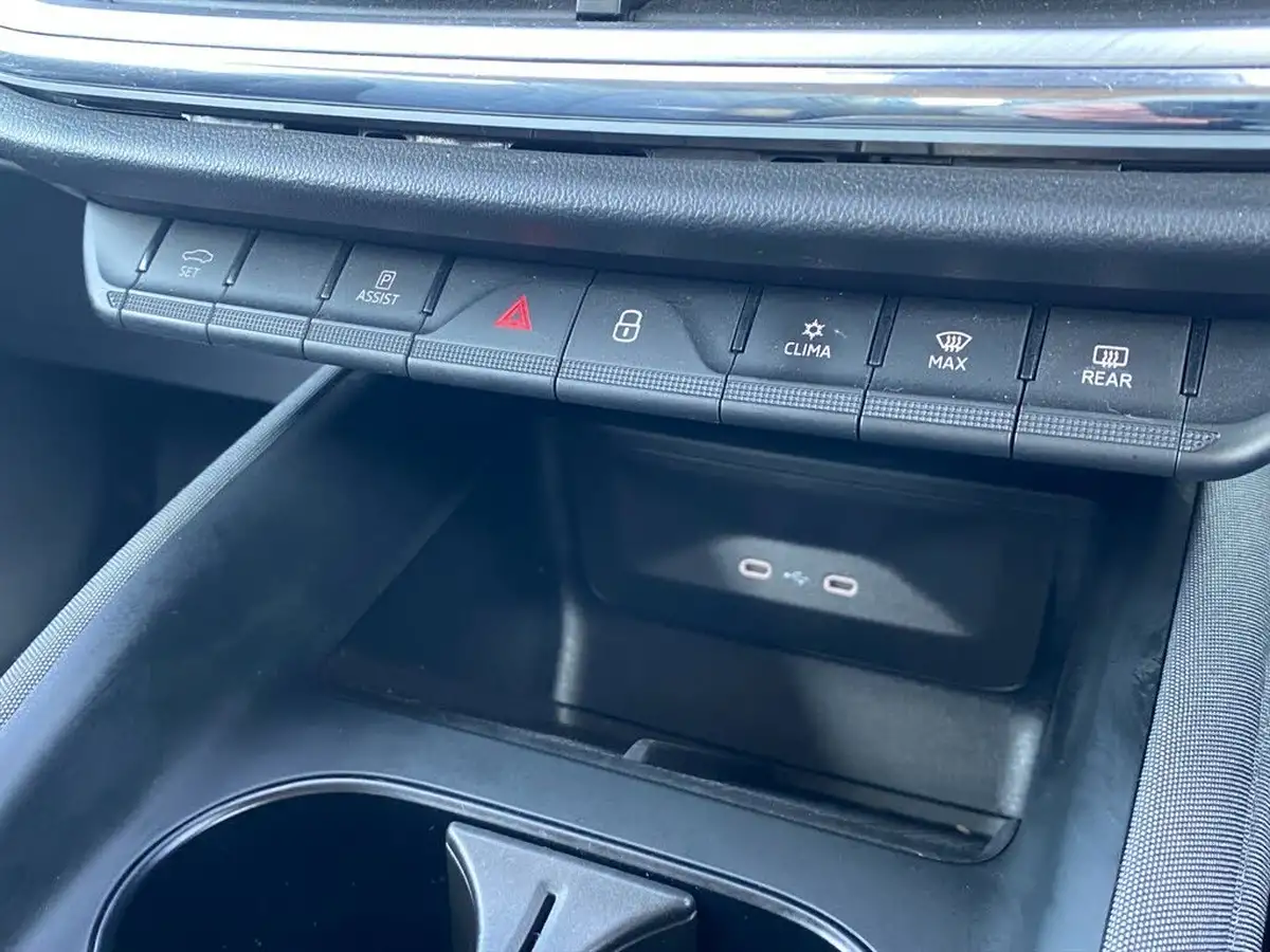 2023-skoda-enyaq-e-60-big-15