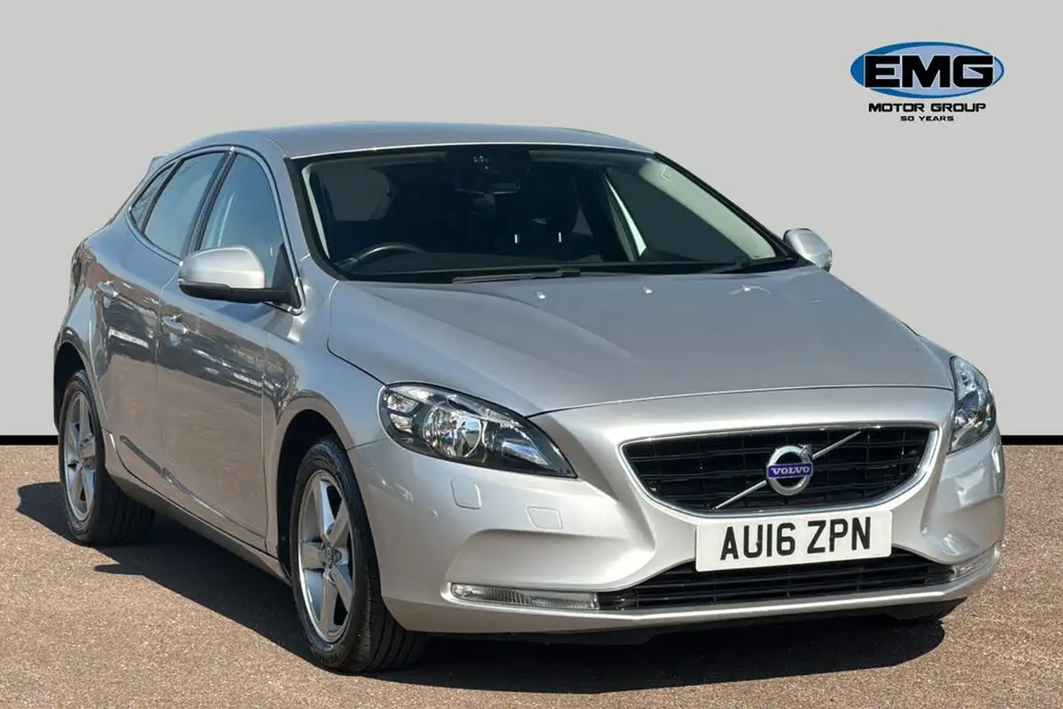2016-volvo-v40-15-se-t3-152bhp-big-0