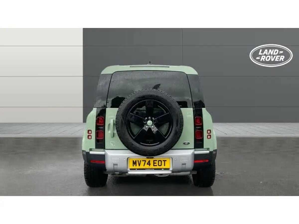 2024-land-rover-90-defender-30-d300-75th-edition-big-5