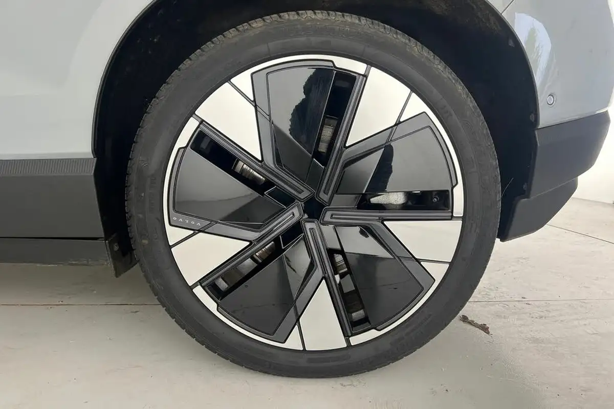 2024-volvo-ex30-e-single-motor-ultra-big-21