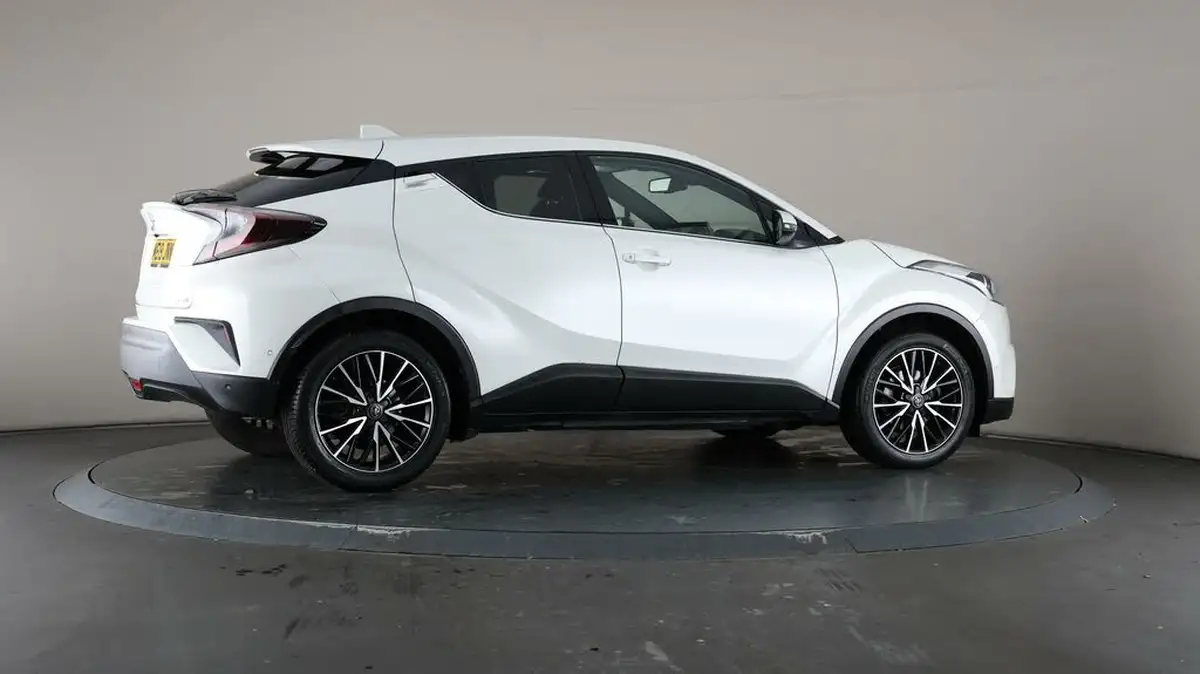 2019-toyota-c-hr-12-excel-awd-cvt-big-57