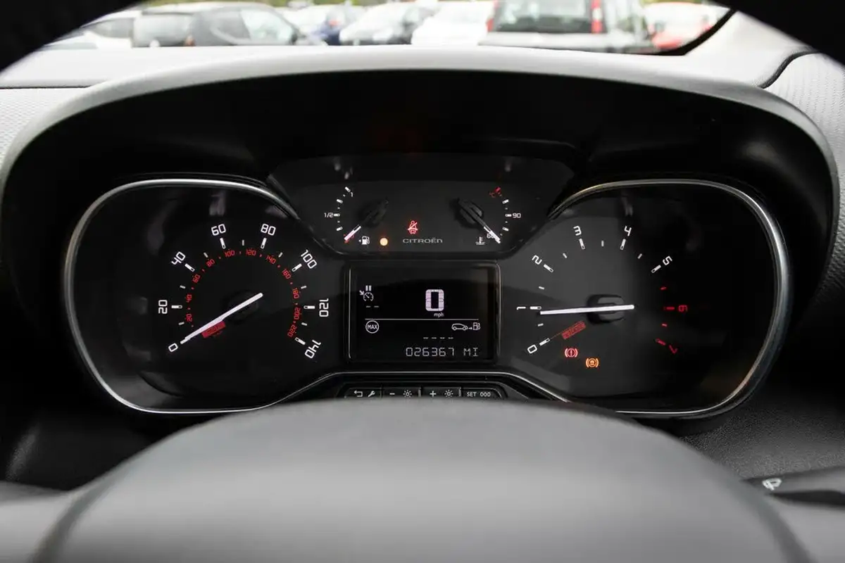 2019-citroen-c3-aircross-12-puretech-flair-110ps-ss-big-14