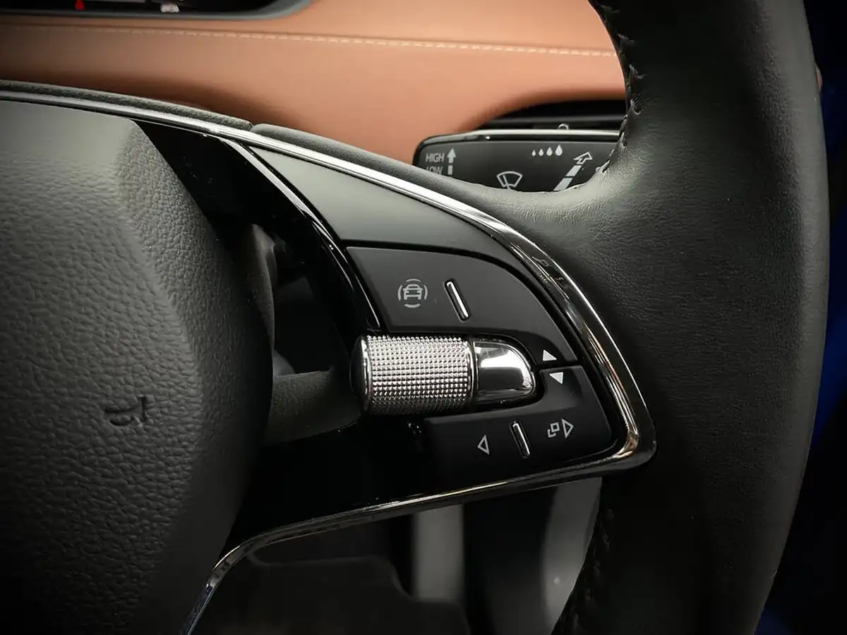 2021-skoda-enyaq-e-60-62-kwh-big-24