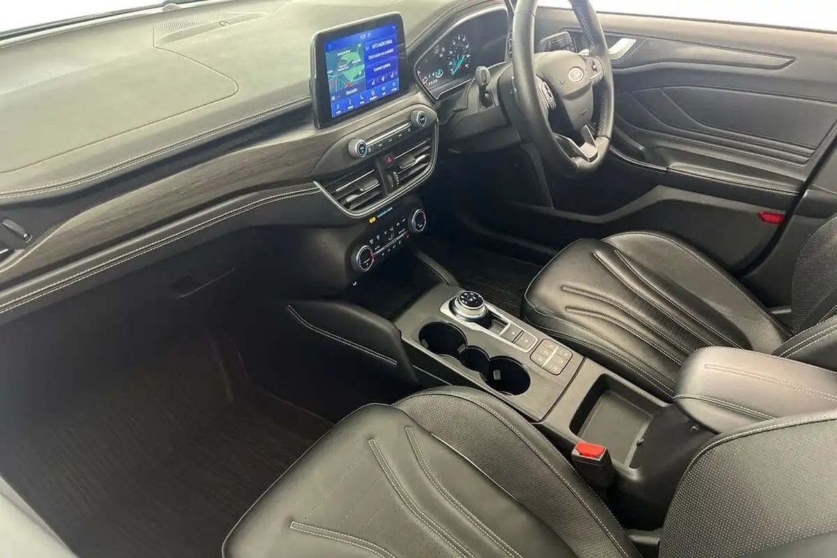 2019-ford-focus-20-vignale-hatchback-auto-big-1