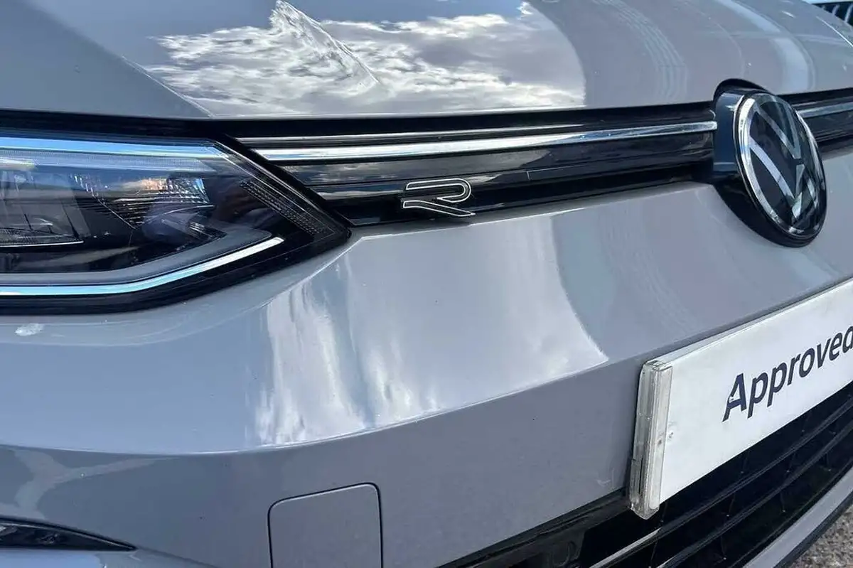2023-volkswagen-golf-15-etsi-r-line-hatchback-big-30