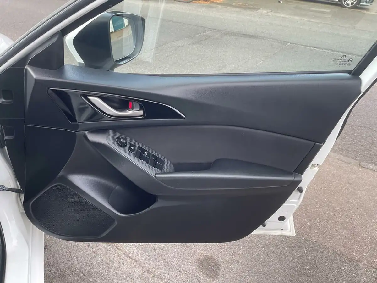 2016-mazda-mazda3-20-se-l-nav-skyactiv-g-hatchback-5d-big-32