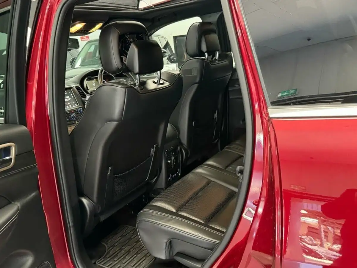 2015-jeep-grand-cherokee-30crd-overland-big-43
