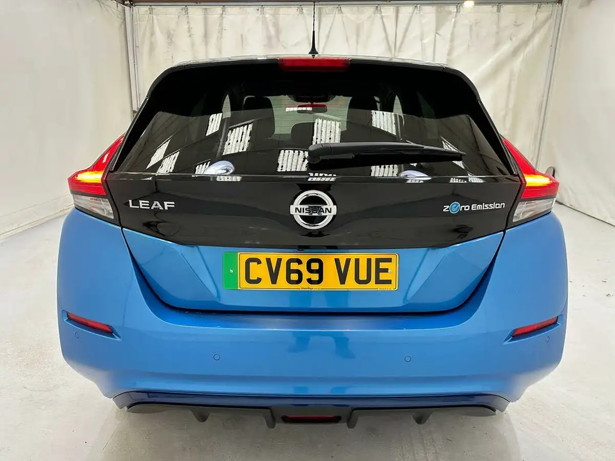 2019-nissan-leaf-e-tekna-big-6