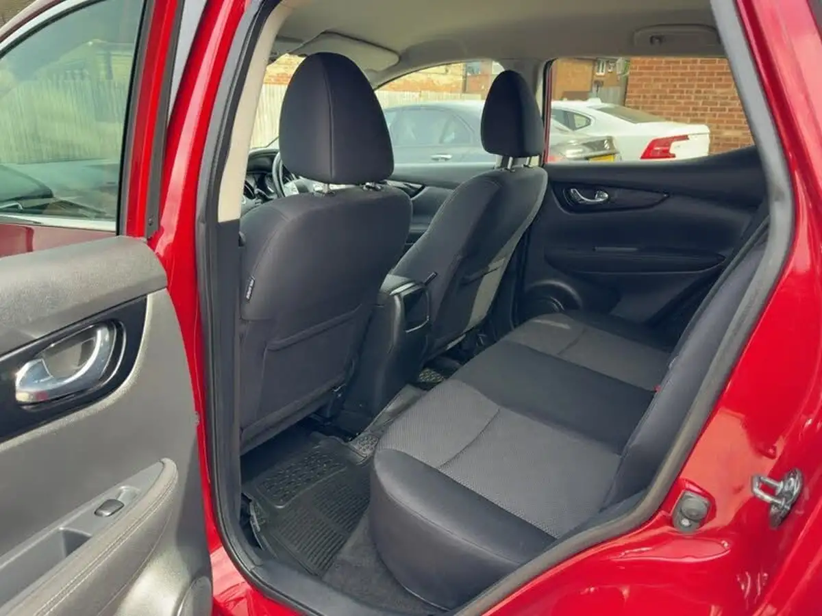 2017-nissan-qashqai-12-dig-t-n-connecta-xtronic-cvt-big-25