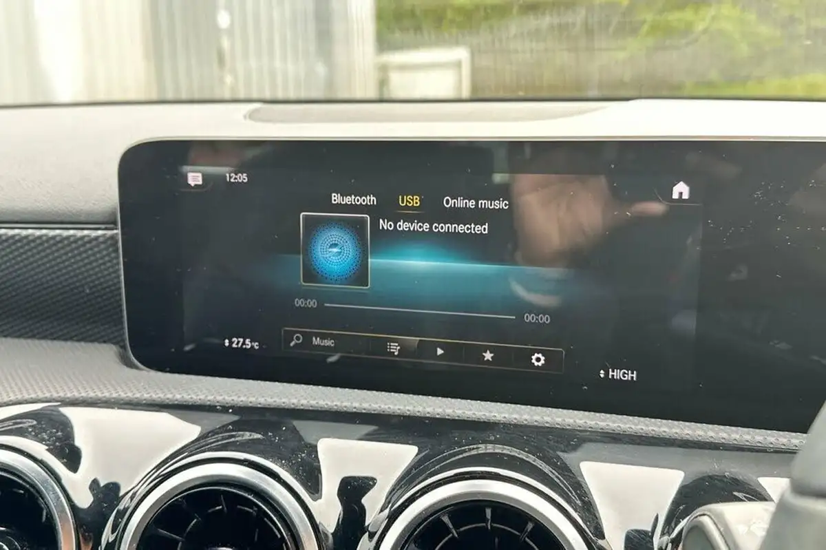 2020-mercedes-benz-a-class-15d-a180d-sport-executive-hatchback-5d-big-25