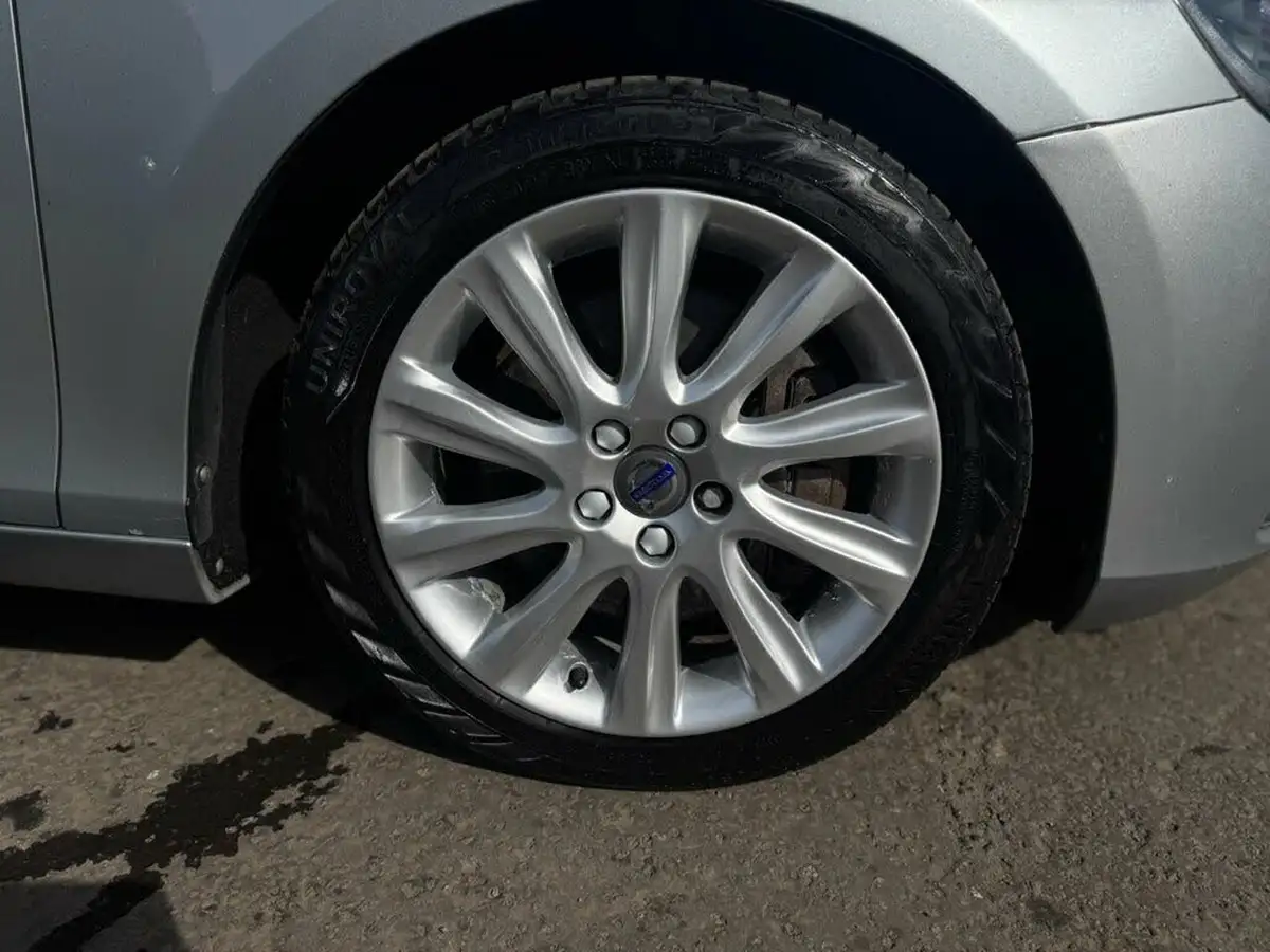 2016-volvo-v40-20td-d2-se-lux-nav-geartronic-big-28