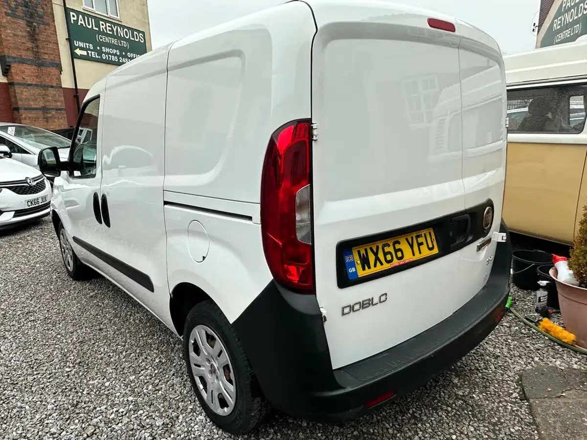 2015-fiat-doblo-cargo-13td-v-l1-refrigerated-van-big-23