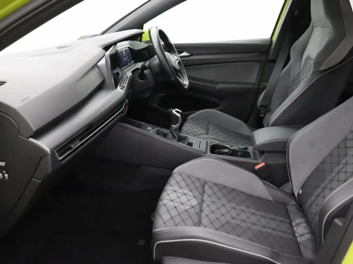 2022-volkswagen-golf-15-tsi-r-line-130ps-hatchback-big-8