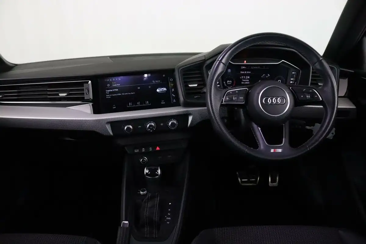 2022-audi-a1-10-30-tfsi-s-line-tronic-big-14