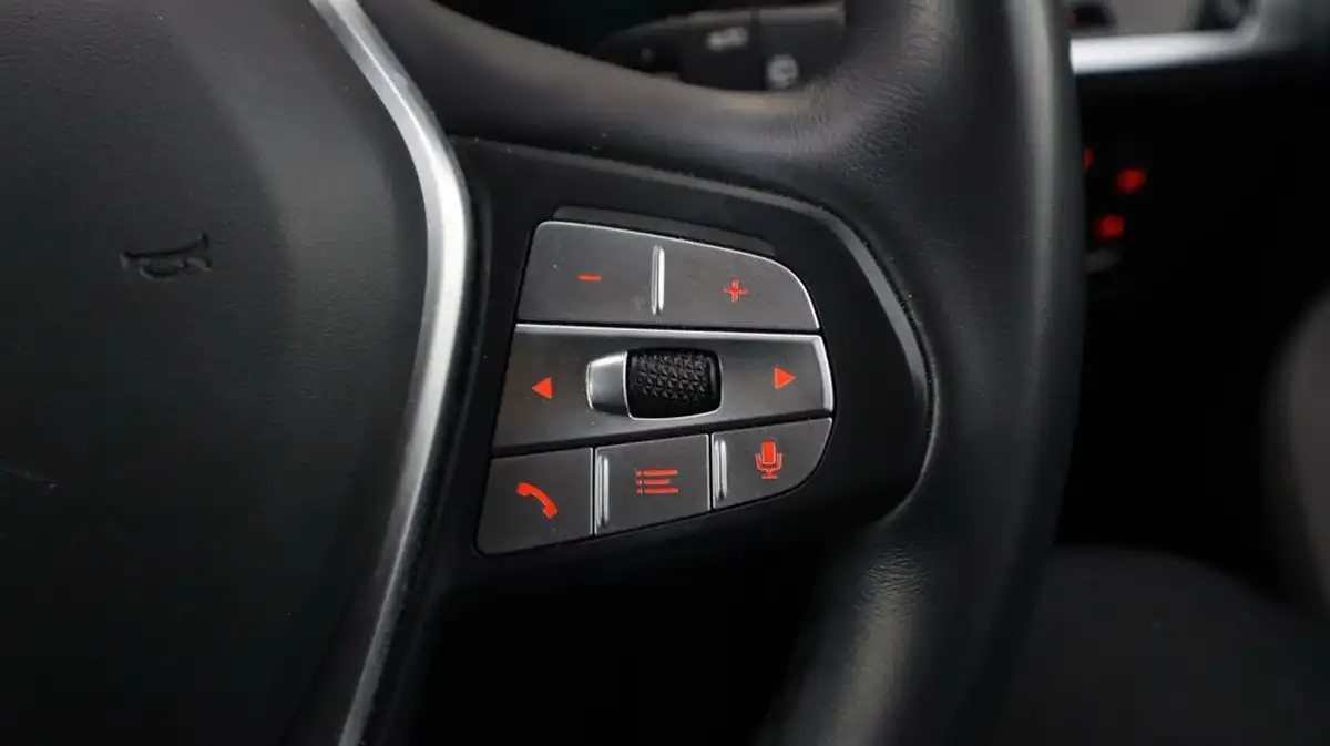 2021-bmw-ix3-e-premier-edition-big-23