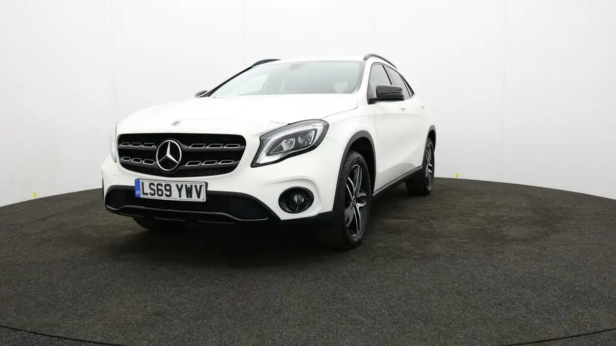 2019-mercedes-benz-gla-class-16-gla-180-urban-edition-7g-dct-big-51