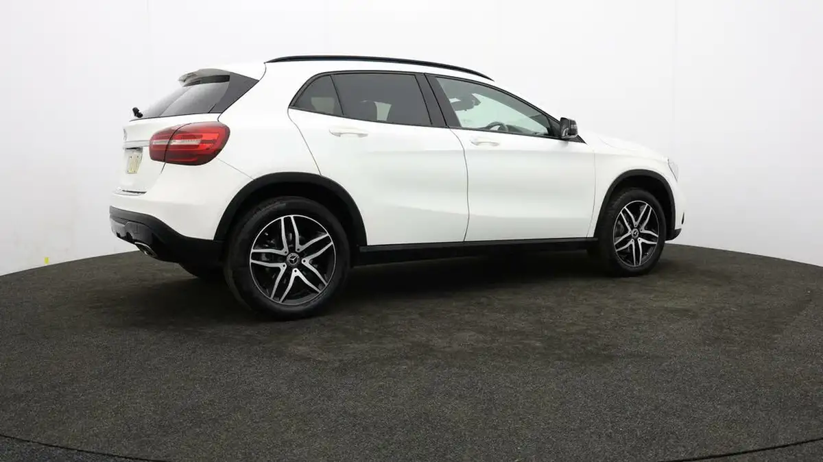 2019-mercedes-benz-gla-class-16-gla-180-urban-edition-7g-dct-big-27